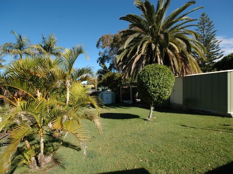 7 Mullaway Road, Lake Cathie NSW 2445