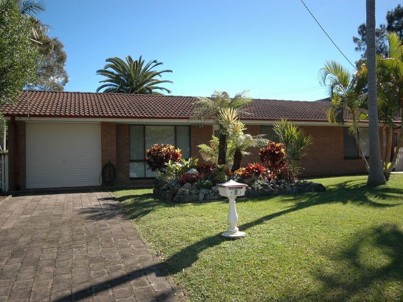 7 Mullaway Road, Lake Cathie NSW 2445