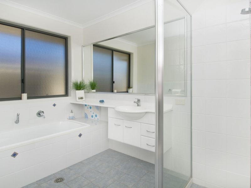 5 Solebay Place, Lake Cathie NSW 2445