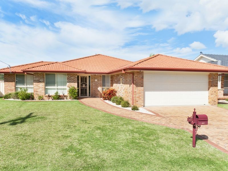 22 Ernest Street, Lake Cathie NSW 2445