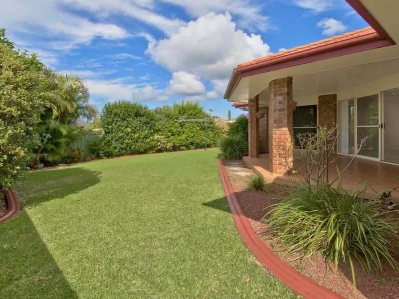 22 Ernest Street, Lake Cathie NSW 2445