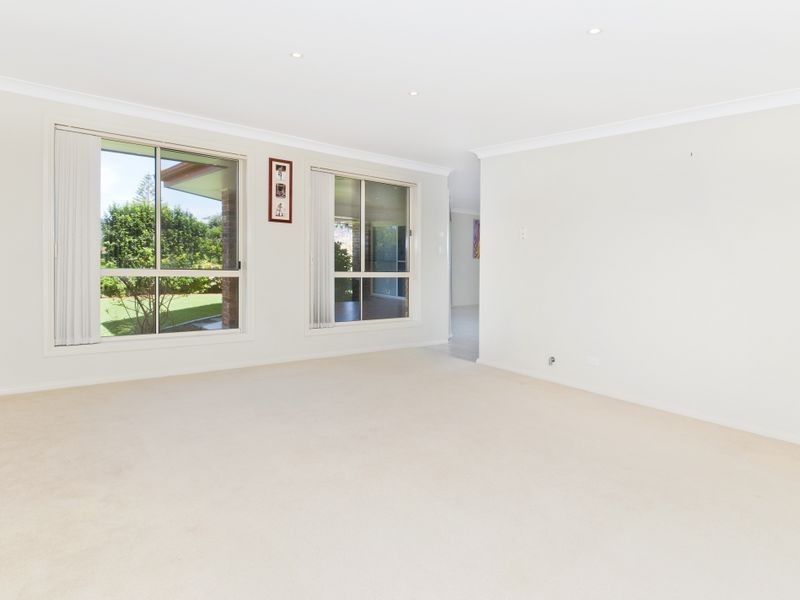 22 Ernest Street, Lake Cathie NSW 2445