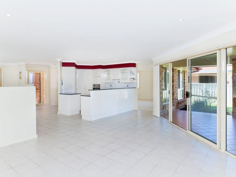 22 Ernest Street, Lake Cathie NSW 2445