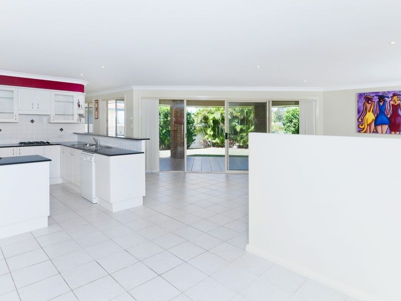 22 Ernest Street, Lake Cathie NSW 2445
