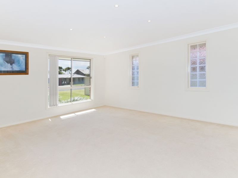 22 Ernest Street, Lake Cathie NSW 2445