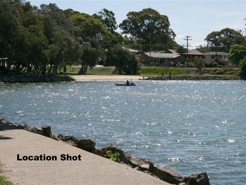 22 Ernest Street, Lake Cathie NSW 2445