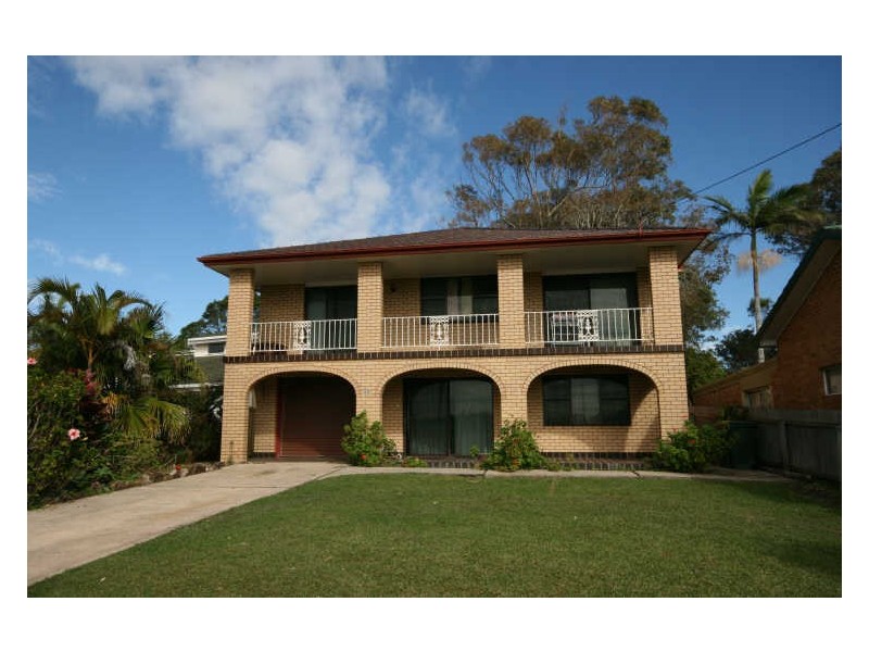 1657 Ocean Drive, Lake Cathie NSW 2445