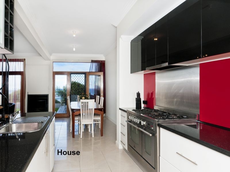 2 Bundella Avenue, Lake Cathie NSW 2445