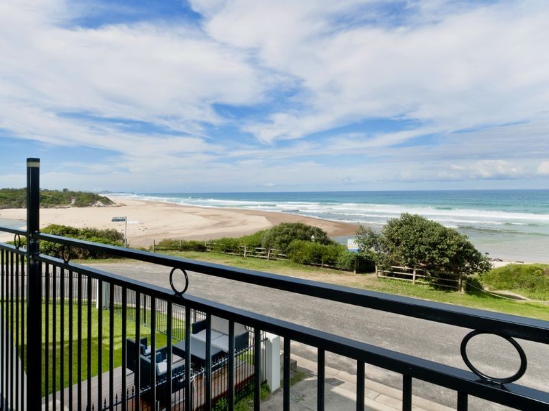 2 Bundella Avenue, Lake Cathie NSW 2445