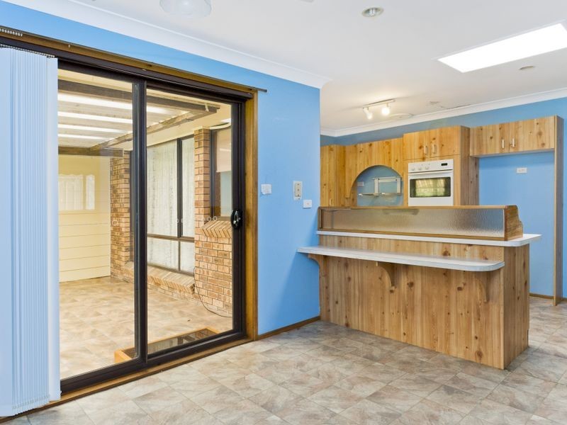 1 Taloumbi Place, Lake Cathie NSW 2445