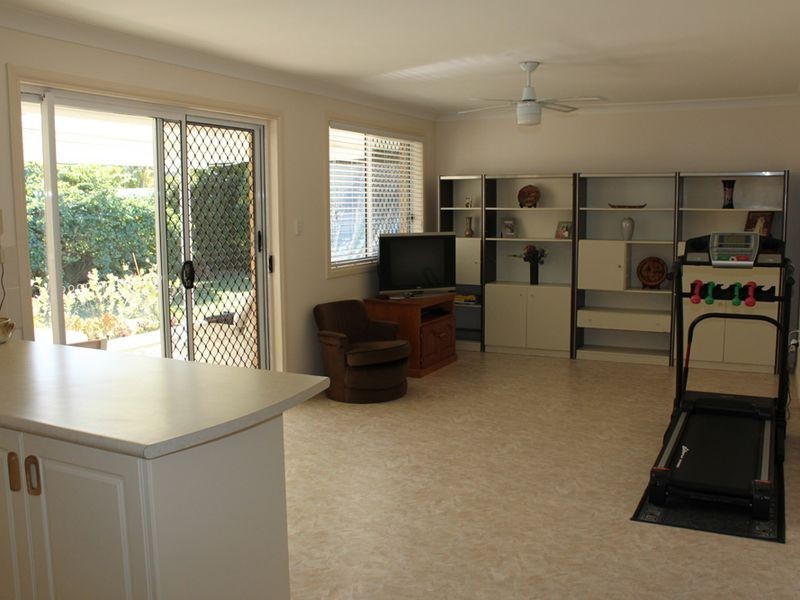 4 Abel Tasman Drive, Lake Cathie NSW 2445