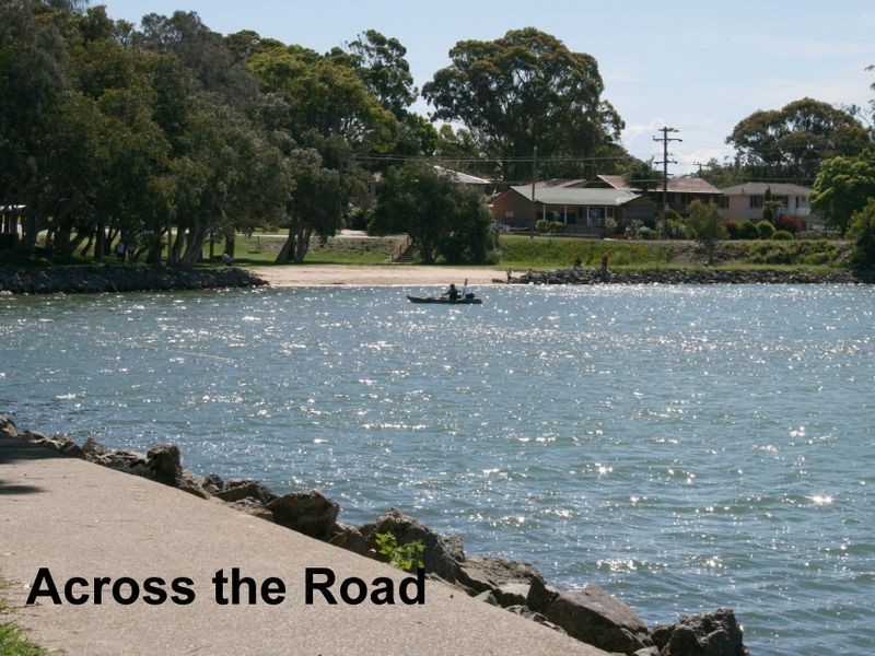 6 Aqua Crescent, Lake Cathie NSW 2445