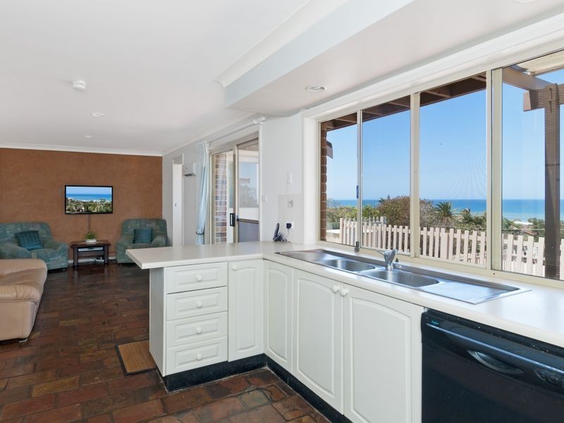 1510 Ocean Drive, Lake Cathie NSW 2445