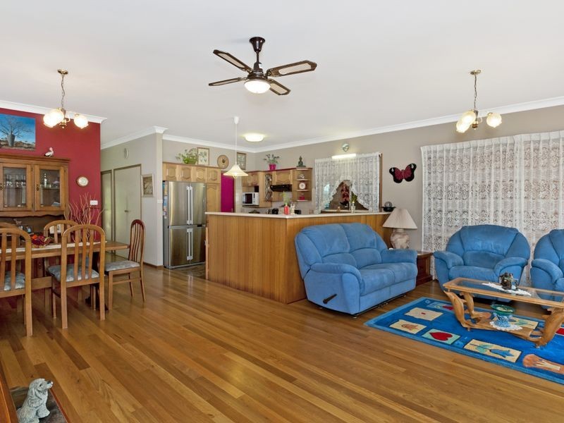 16 Bundella Avenue, Lake Cathie NSW 2445