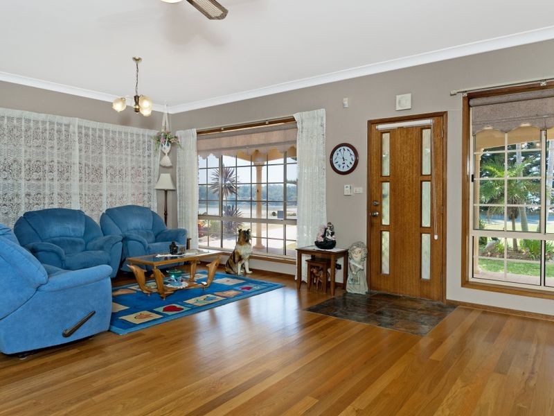 16 Bundella Avenue, Lake Cathie NSW 2445