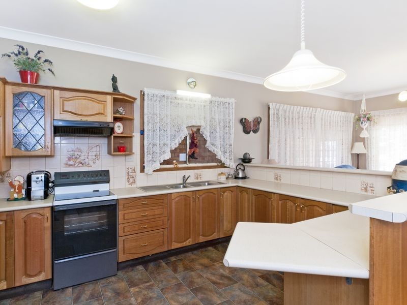 16 Bundella Avenue, Lake Cathie NSW 2445