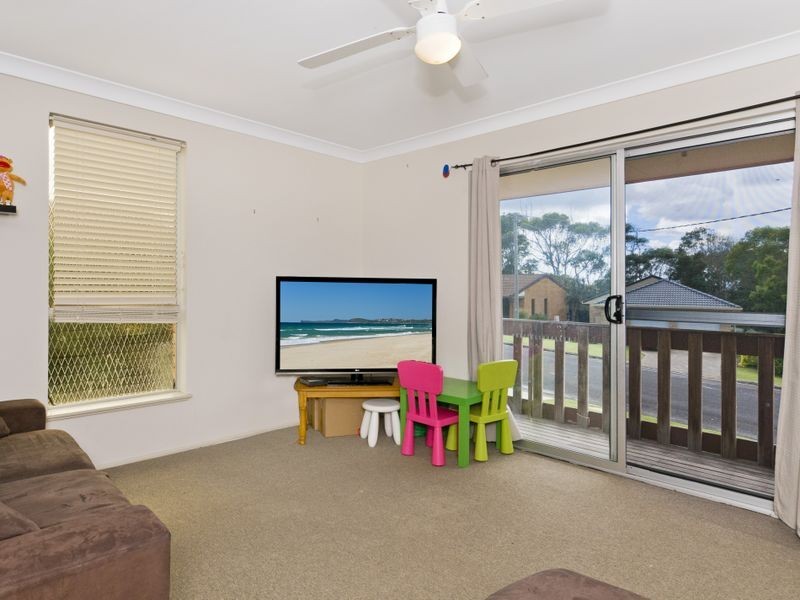 37 Cathie Circuit, Lake Cathie NSW 2445