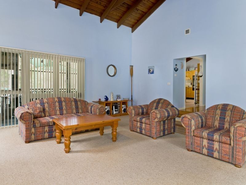 43 Kenwood Drive, Lake Cathie NSW 2445