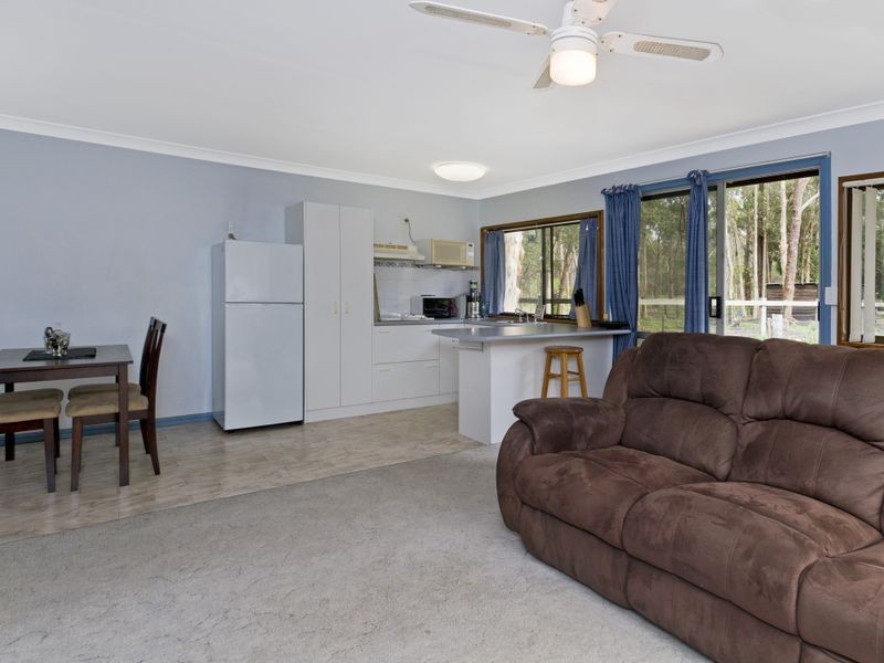 43 Kenwood Drive, Lake Cathie NSW 2445