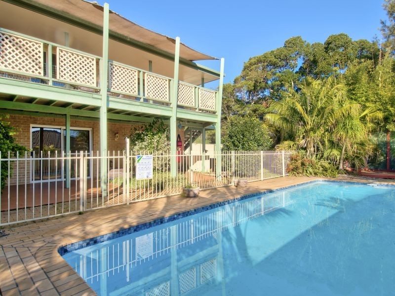 19 Explorers Way, Lake Cathie NSW 2445