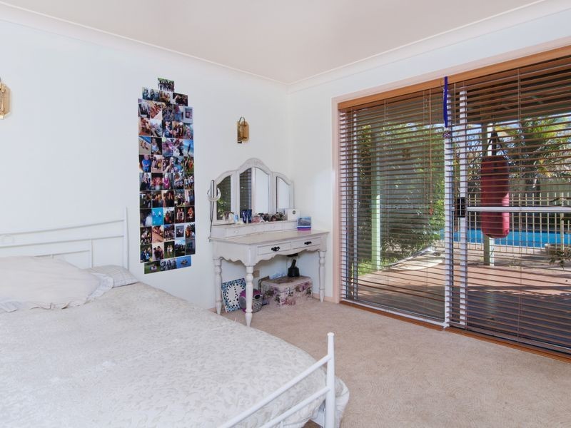19 Explorers Way, Lake Cathie NSW 2445