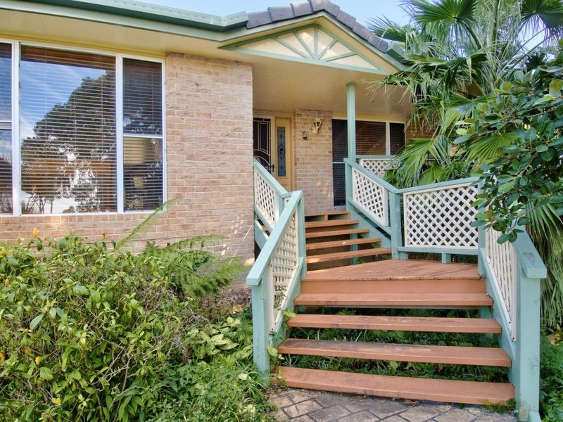 19 Explorers Way, Lake Cathie NSW 2445