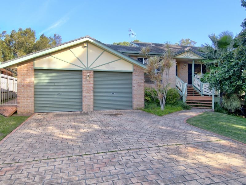 19 Explorers Way, Lake Cathie NSW 2445