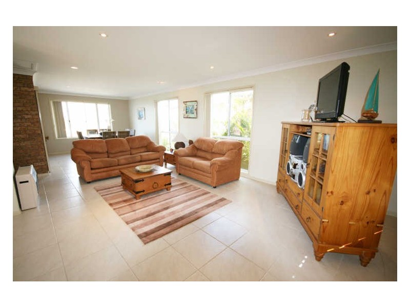 1506 Ocean Drive, Lake Cathie NSW 2445