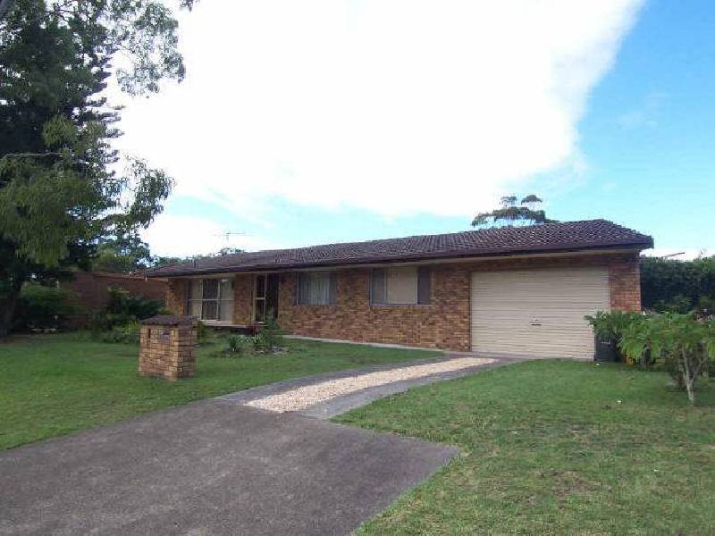 33 Evans Street, Lake Cathie NSW 2445