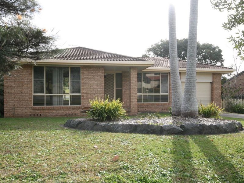 39 Fiona Crescent, Lake Cathie NSW 2445
