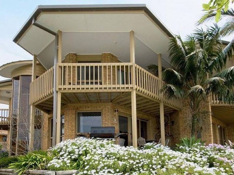 1/3 Parry Street, Lake Cathie NSW 2445