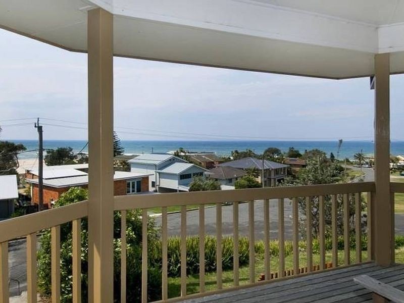 1/3 Parry Street, Lake Cathie NSW 2445