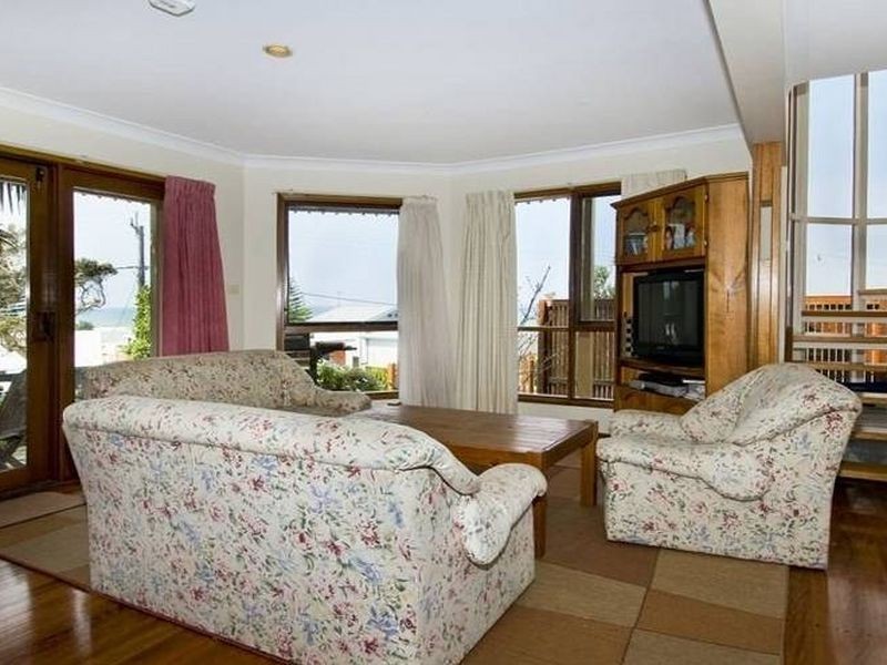 1/3 Parry Street, Lake Cathie NSW 2445