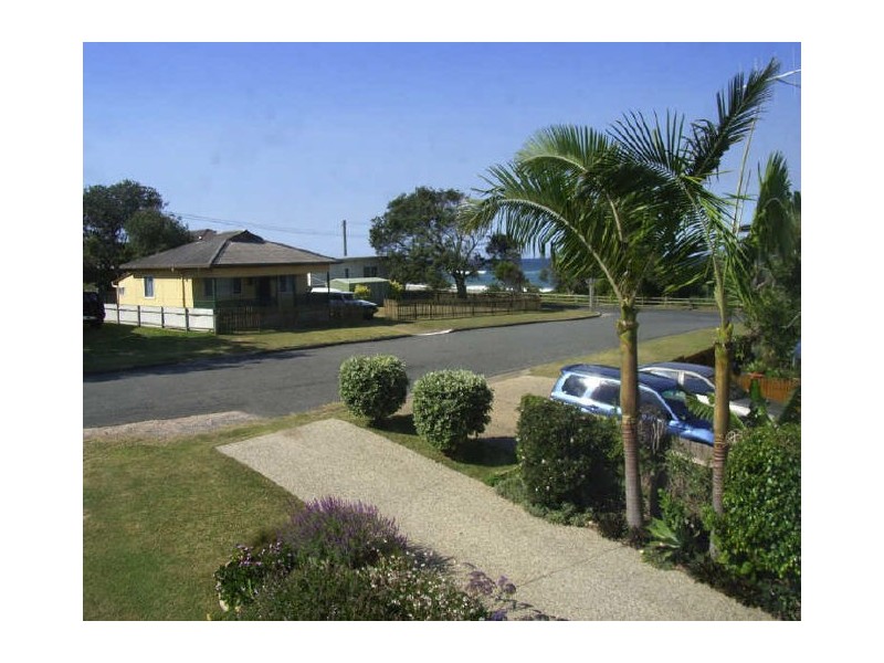 2 Kalang Street, Lake Cathie NSW 2445