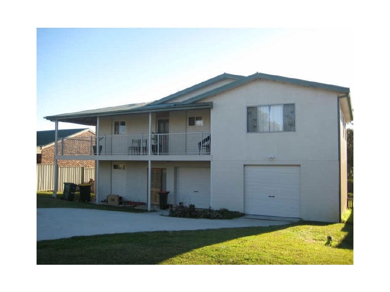 27 Fiona Crescent, Lake Cathie NSW 2445