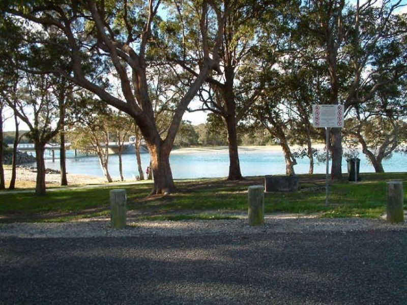 2/18 Aqua Crescent, Lake Cathie NSW 2445