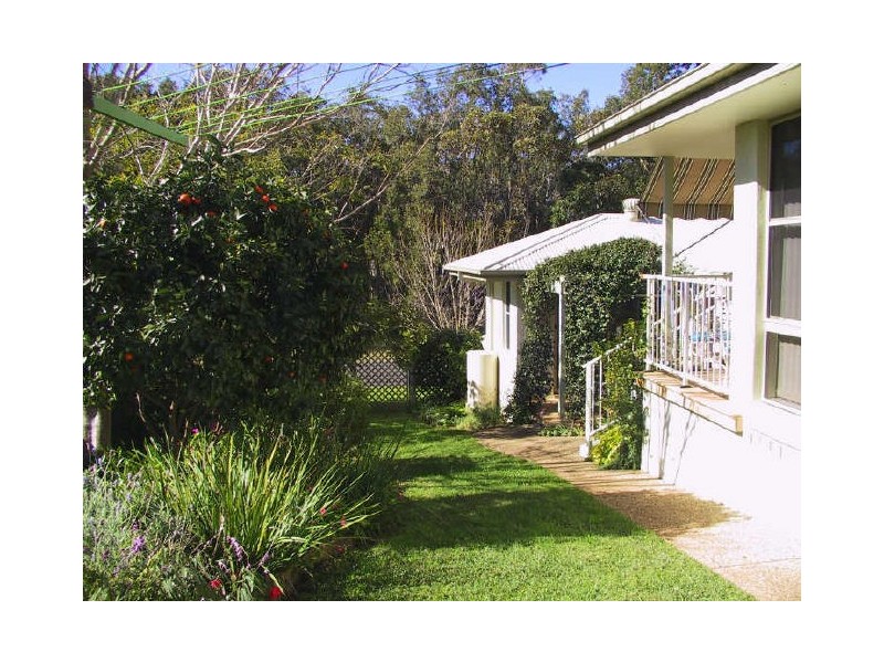 16 Seafront Circuit, Bonny Hills NSW 2445