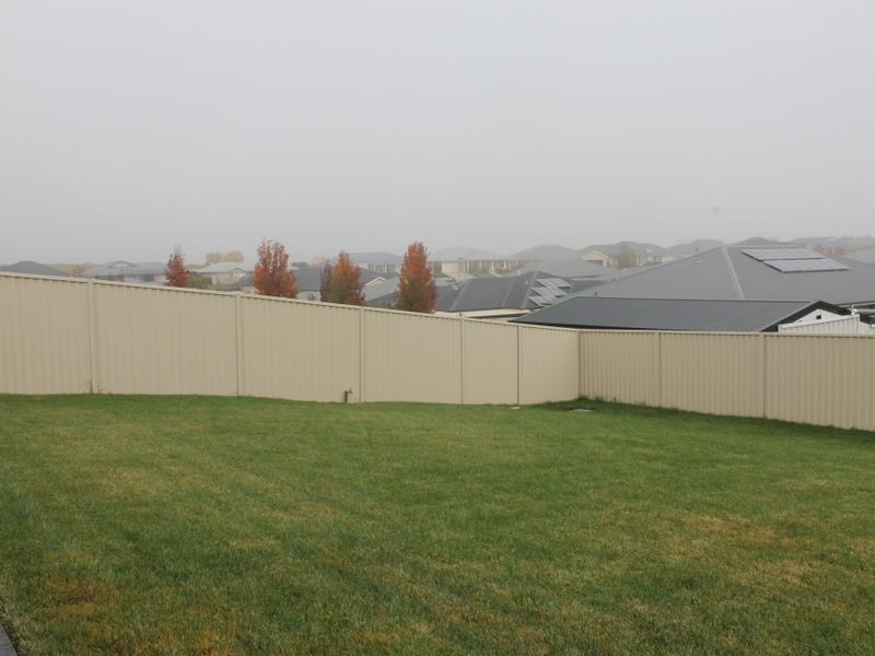 37 Westbourne Drive, Bathurst NSW 2795