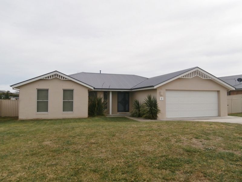 8 Joubert Drive, Bathurst NSW 2795