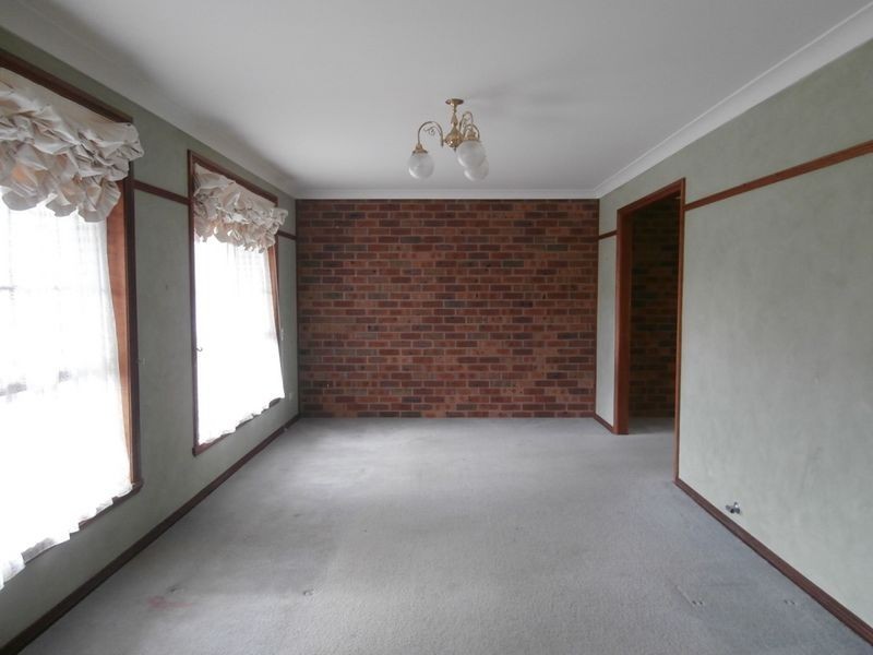 6 Scarborough Place, Bathurst NSW 2795