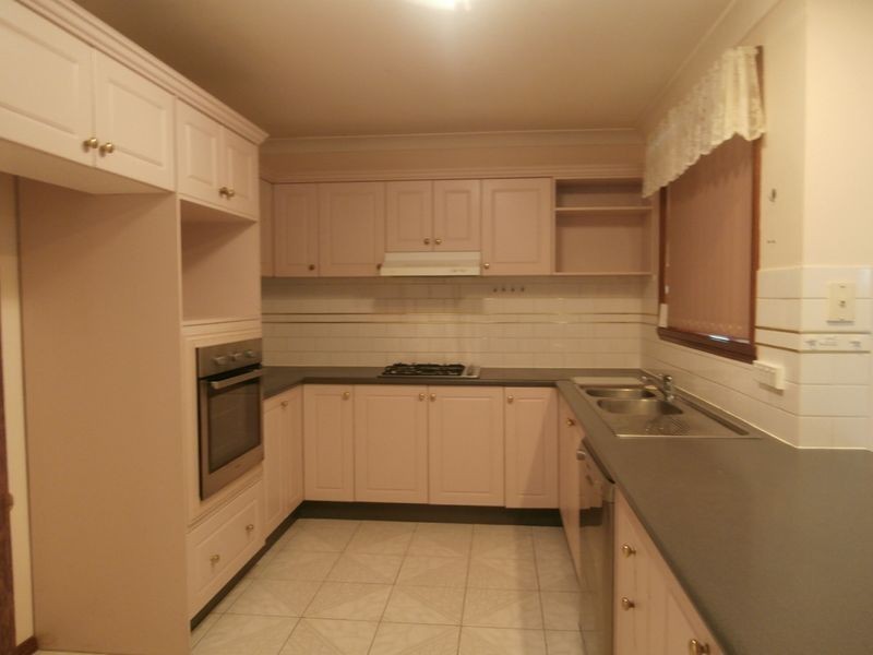 6 Scarborough Place, Bathurst NSW 2795