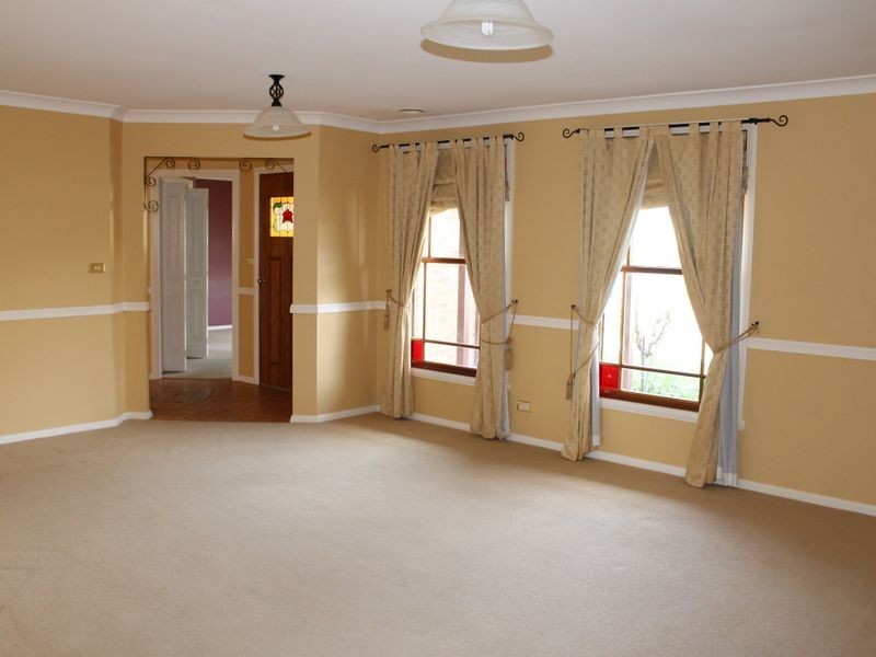 9 Stinson Street, Bathurst NSW 2795