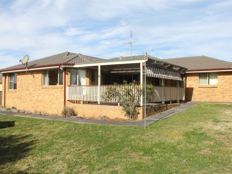9 Stinson Street, Bathurst NSW 2795
