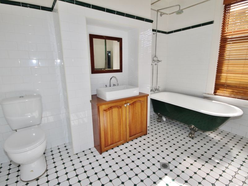 10 Park Street, Bathurst NSW 2795