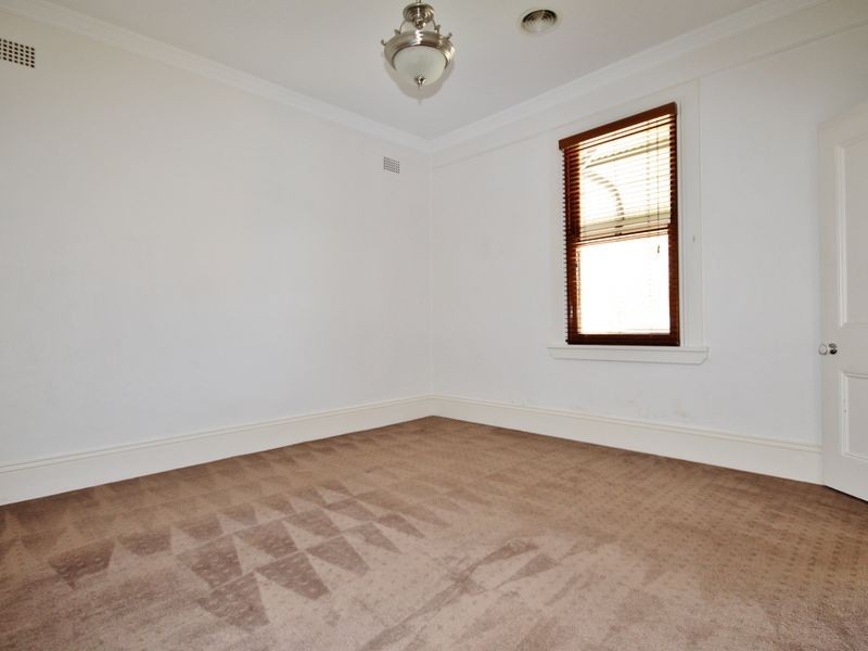 10 Park Street, Bathurst NSW 2795