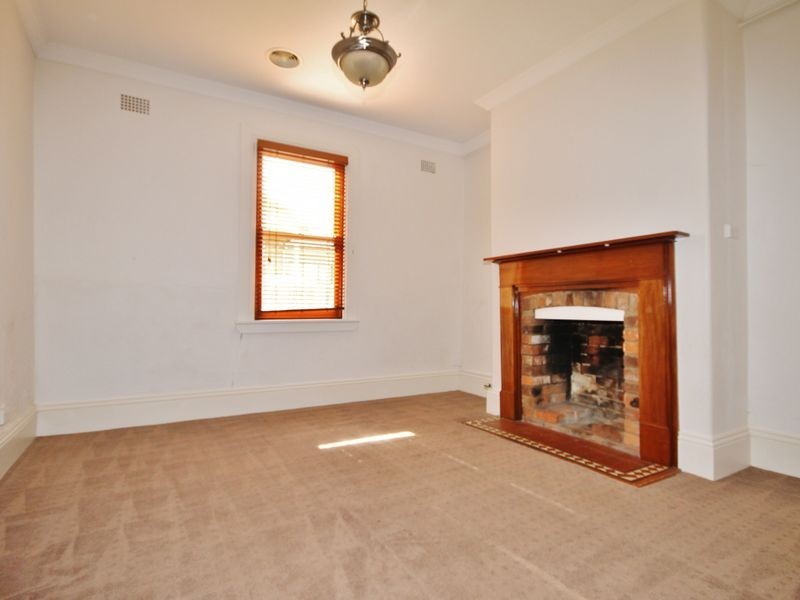10 Park Street, Bathurst NSW 2795