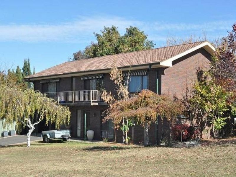 17 Miriyan Drive, Bathurst NSW 2795