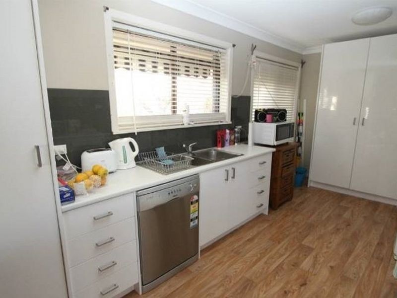 17 Miriyan Drive, Bathurst NSW 2795