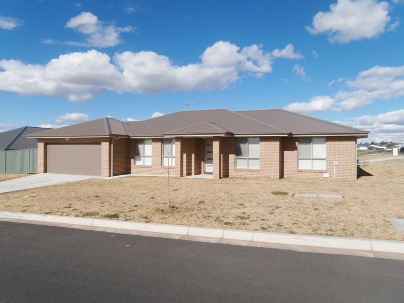 54 Westbourne Drive, Bathurst NSW 2795