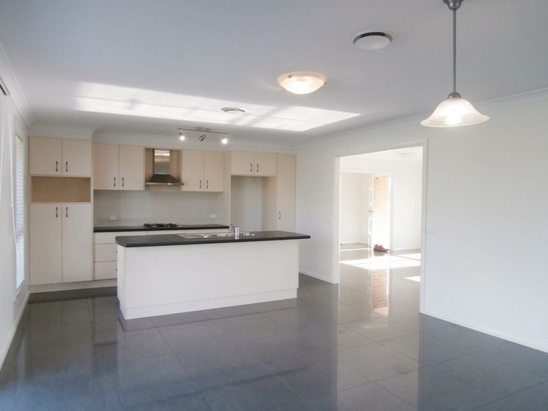 54 Westbourne Drive, Bathurst NSW 2795